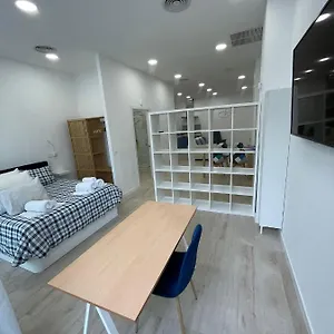 https://yachin-galia-triana.es-andalucia.com