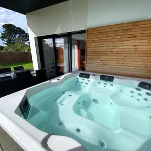 https://carantec-new-house-jacuzzi-garden-6-persons.inbrittany.com